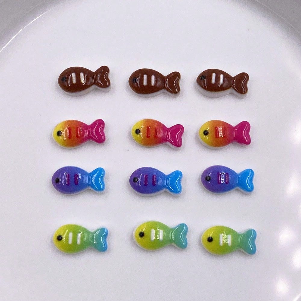 30Pcs Mixed Resin Cute Colorful Mini Fish Flatback 2D Cartoon Art Stone Applique DIY Jewellery Scrapbook Crafts Decor Accessories