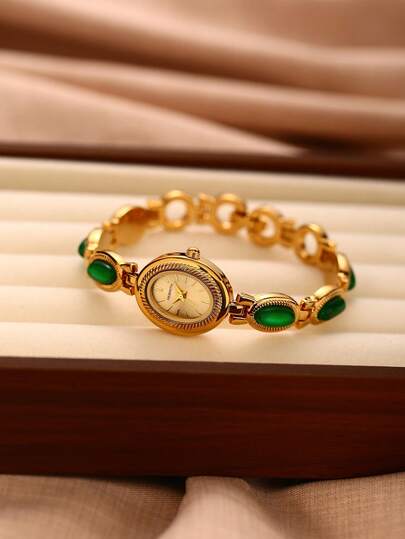 1 st. damklocka med romerska siffror och enkel kvartsklocka, lämplig för vardagsbruk