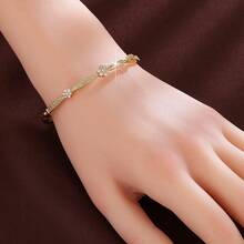 1件 优雅花卉图案设计 立方氧化锆镶嵌 女士时尚手链 - 彩色 - 查看 9