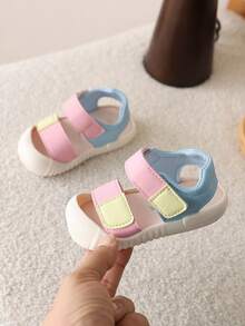 1 Pair Girls' Sandals, New Summer Soft Bottom Open Toe Flat Shoes, Little Girls Anti-Slip Versatile Beach Shoes - Pink - View 3