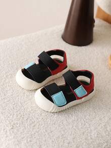 1 Pair Girls' Sandals, New Summer Soft Bottom Open Toe Flat Shoes, Little Girls Anti-Slip Versatile Beach Shoes - Black - View 2