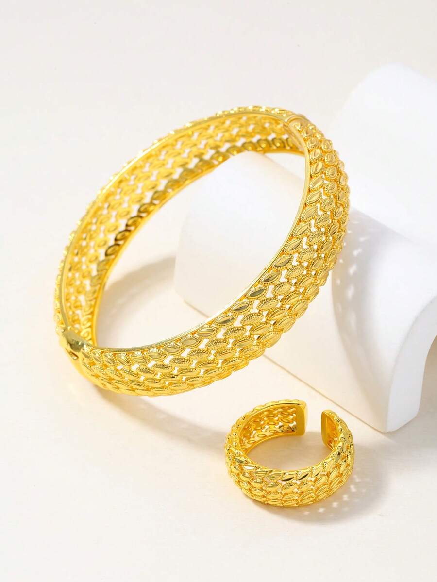 2件套复古镂空雕花手镯戒指套装，适合日常佩戴、聚会、节日、送礼。 - 金黃色 - 查看 1