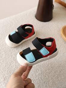 1 Pair Girls' Sandals, New Summer Soft Bottom Open Toe Flat Shoes, Little Girls Anti-Slip Versatile Beach Shoes - Black - View 3