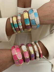 1件糖果色珐琅质感合金手镯，适合女性日常通勤、朋友聚会、浪漫节日、街拍、时装秀等场合佩戴（手镯的纹理和颜色可能与实物略有不同） - 彩色 - 查看 2