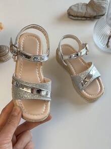 女童银色亮片厚底凉鞋，带可调节踝带和吊坠 - 銀色 - 查看 3