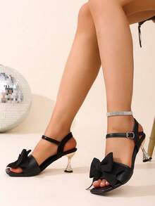 青少年方头高跟凉鞋，时尚酒杯形鞋跟设计，黑色蝴蝶结搭扣高跟鞋，百搭新款凉鞋，适合日常活动和外出穿着。 - 黑色 - 查看 6