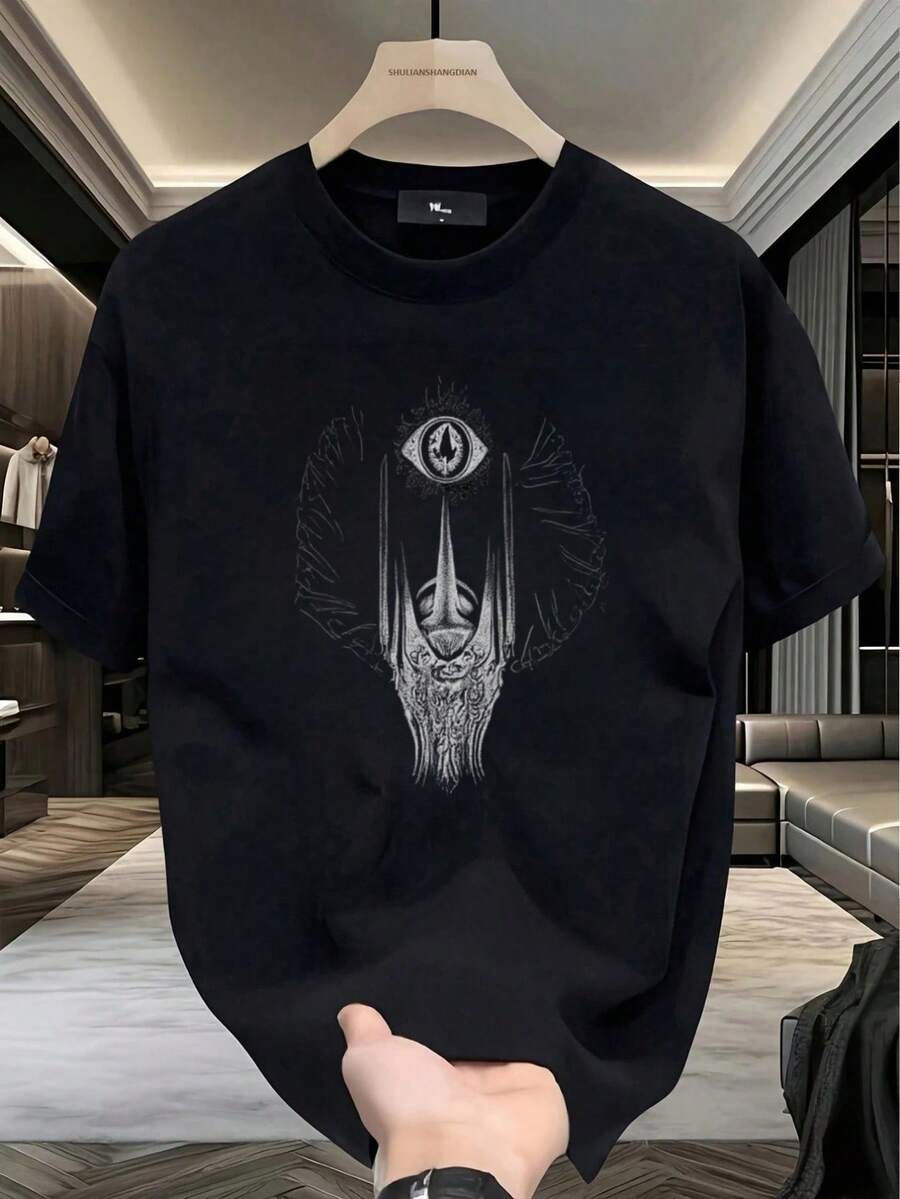 Camiseta Hombre, El Señor de los Anillos, Diseño Ojo de Sauron, Estilo Fantasía Oscura, Perfecta para Maratones de Películas, Fans de LOTR, Edgy Geek, Moda Alternativa, Regalo para Amantes de la Fantasía,playera de hombre,ropa de hombre,playeras,parejas,envio nacional,regalo para hombre,oversize hombre. - Negro - Ver 1