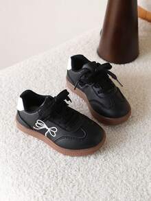 1 Pair Kids' Soft Bottom Casual Sneakers, Versatile Outdoor Training Shoes - Black - View 5