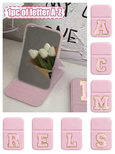 1 pieza Espejo de maquillaje plegable y portátil mini con toalla rosa bordada con iniciales, letras A-Z, espejo de maquillaje con soporte, productos de belleza, herramientas de maquillaje, artículos esenciales de viaje, espejo de maquillaje de escritorio rectangular plegable y compacto minimalista, espejo de viaje para regalo de mujer - mejor regalo para mamá y maestra/mujer, regalos del Día de San Valentín, regalos del Día de la Madre, cosas baratas
