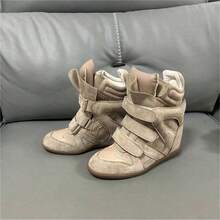 The New 2026 Wedge Sneakers Combine Beige Suede And Leather, With A Retro High-Top Design And A Practical Closure. A Hidden 5cm Wedge Heel Provides Added Height And Comfort, Ideal For Everyday Wear And Casual Occasions. - 棕色 - 查看 1