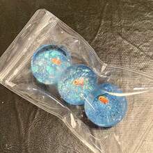 1个海洋星球金鱼挤压玩具，亮片减压玩具，TPR硅胶慢回弹，包包挂饰钥匙扣配件 - 彩色 - 查看 5