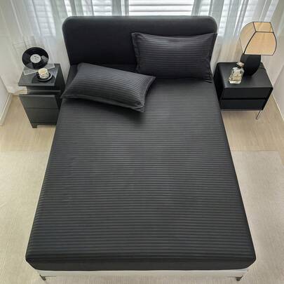 1件纯色亲肤条纹图案床裙，简约磨毛压花工艺，360度防滑包裹，亲肤面料，触感舒适，适用于卧室、客房、宿舍，适合所有年龄段和季节，防滑固定床单套装，可拆卸可水洗，享受放松裸睡，带来轻柔的肌肤触感