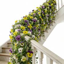 JHSHUDSE 三色三色仿真三色堇花藤 | 装饰氛围营造器。紫色+黄色+白色对比色，宛如从花园里采摘的一束鲜花~ 精致的花瓣质感栩栩如生，搭配嫩绿的叶片，清新怡人，令人心情舒畅。人造材质防晒、防枯萎、无需维护。派对必备/家居装饰专家/用途广泛。（需多件才能达到图片所示效果） - 1件 - 查看 2