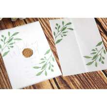 50 Pack Eucalyptus Gre1enery Printed Pre-Folded Vellum Jackets For 5x7 Invitations - 115GSM Vellum Paper 5x7 Jackets - Vellum Wedding Invitations Wraps - Transparent Wedding Invitations Jacket - 綠色桉樹圖案2 - 查看 3