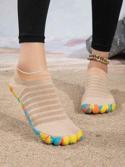 Zapatos de agua elásticos y de secado rápido para mujeres, adecuados para senderismo en ríos al aire libre, playa, pesca, natación, ligeros, antideslizantes y transpirables, adecuados para yoga, fitness y unisex en interiores