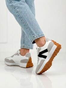 Scarpe Soraia, sneakers da donna in stile vintage, scarpe sportive leggere con suola in gomma a nido d'ape e stampa leopardata o bicolore, scarpe alla moda per l'abbigliamento sportivo quotidiano, KNOCKED UP - Bianco - Visualizzare 3