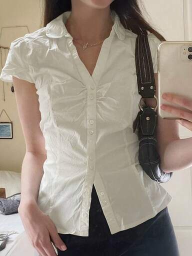 Y2Kプレッピースタイル春の女性用シャツ、かわいいフリル襟ボタンダウンカジュアル半袖フィットホワイトブラウス、バレンタインデー、卒業シーズンに最適