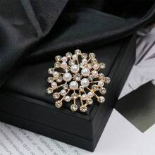 1pc Elegant Faux Pearl & Rhinestone Snowflake Brooch Pin, Anti-Slip Clothing Accessory Fastener, Sparkling Quartz Design, Durable Zinc Alloy Material, Suitable For Women's Clothing And Hats, Versatile And Elegant Brooch For All Seasons - Multicolor - View 10