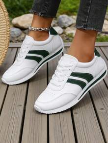FZY New 2026 Spring Women's Wedge Platform Sneakers. Simple Lace Design For Easy Adjustment. Perfect For Commuting For Working Professionals And Students. Suitable For Everyday Wear, Sports, And Outdoor Activities Such As Walks. Lightweight And Soft Sole; Durable And Easy To Care For. Pairs Well With Various Casual Trousers. A Suitable Valentine's Day Gift For Couples. Breathable And Comfortable, Casual Women's Sneakers, Suitable As A Holiday Gift Or Used As Low-Top Skate Shoes. - 綠色 - 查看 4