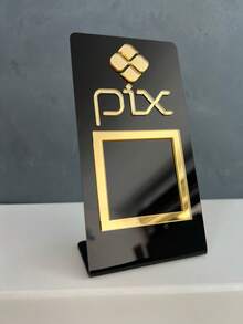Preto com dourado