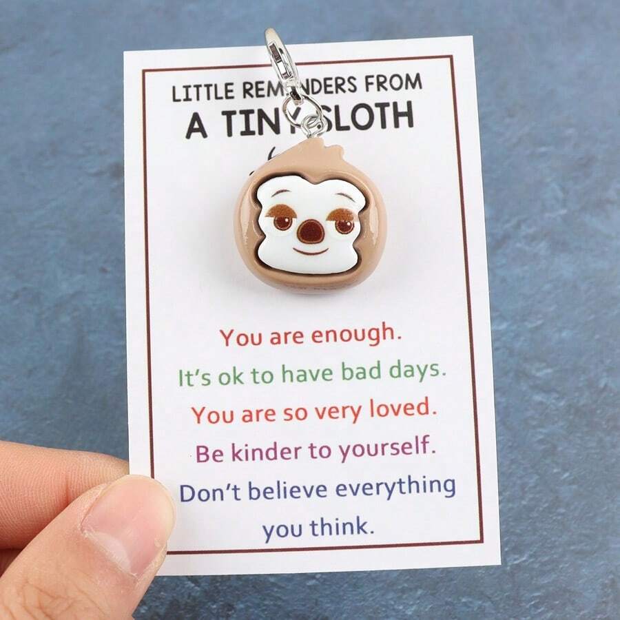 鼓舞人心的正能量树懒礼物，送给女性——小小的提醒，传递情感上的鼓励和支持。这款可爱的小树懒钥匙扣礼物，适合送给家人、朋友、同事、学生，作为毕业、婚礼、生日、母亲节、父亲节等场合的礼物。 - 彩色 - 查看 1