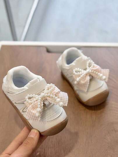 1 par de zapatillas de princesa con decoración de lazo de perlas para niñas, suela suave antideslizante para bebés y niños pequeños, estilo coreano, calzado ligero para niñas, adecuado para primavera y otoño