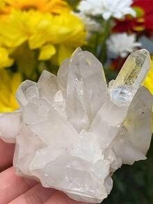 1件天然石英原石白色透明晶簇标本，用于家居装饰水晶矿物