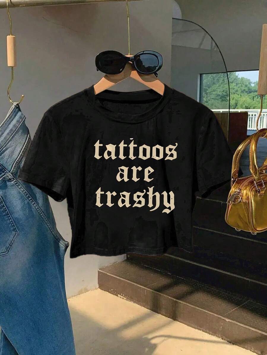 Women'S "Tattoos Are Trashy" Graphic Crop Top T-Shirt - Casual Short Sleeve Tee With Lettering, Round Neck, Machine Washable, Spring/Summer Fashion, Slim Fit, Versatile Streetwear, Casual Wear | Bold Statement Shirt | Comfortable Fit, Women's Crop T-Shirt, High Waist Design Short Sleeve Top, Perfect Birthday Mother's Valentine's Day Gift - 黑色 - 查看 1