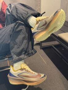 Nike 耐克男士 Zoom Fly 6 公路跑鞋 - 灰色 - 查看 10