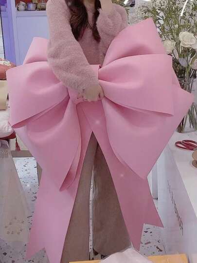 1个超大蝴蝶结装饰品，EVA材质（需自行组装，需DIY套件），适用于情人节、母亲节、妇女节、结婚纪念日、生日派对，可用作背景墙装饰、客厅装饰、相框背景，也适用于圣诞树顶饰、门窗装饰、派对/婚礼装饰、大型礼品包装、婚礼/生日墙面挂饰。生日圣诞装饰、家居圣诞礼物、圣诞装饰品