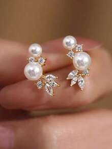 一对青少年时尚立方氧化锆和仿珍珠耳钉，适合女孩日常佩戴、派对首饰或生日礼物 - 金黃色 - 查看 1