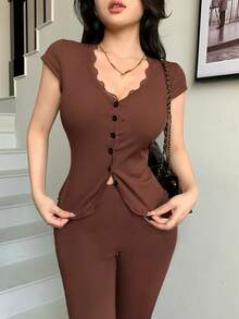 abyoxi Bộ đồ nữ màu nâu, phối ren, tay ngắn cổ chữ V, cài cúc một hàng, dáng ôm gồm áo thun và quần ống loe, kiểu dáng thanh lịch cổ điển, thường ngày, phù hợp đi làm, hẹn hò, dạo phố, áo thun dệt kim gân và quần dài, thích hợp cho mùa xuân hè. - màu nâu - Xem 4