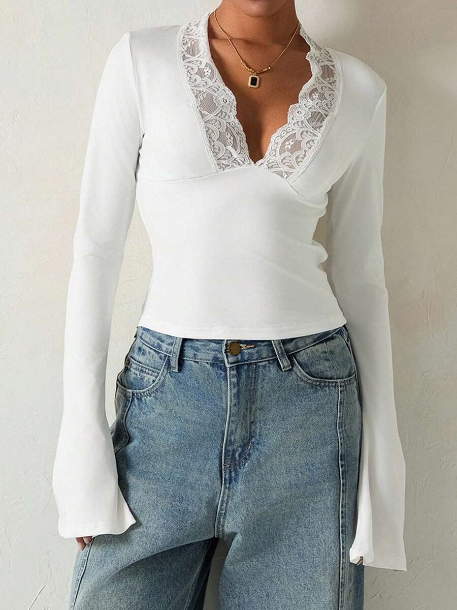 Women Lace Long Sleeve Going Out Tops Y2k Low Cut V Neck Slim Fitted Bell Sleeve Shirt Lace Trim Tee Shirts Going Out Crop Tops Casual Streetwear - 白色 - 查看 1