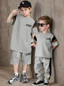 Young Boy Cartoon Print Round Neck Short Sleeve Top And Pants Set - Grey - View 1