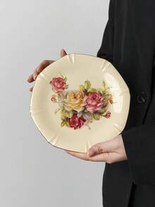 一件复古欧式金边陶瓷盘，饰有花卉图案，深/平盘，适合家庭、咖啡馆、餐厅使用，也是馈赠亲朋好友的节日礼物。 - 彩色 - 查看 11