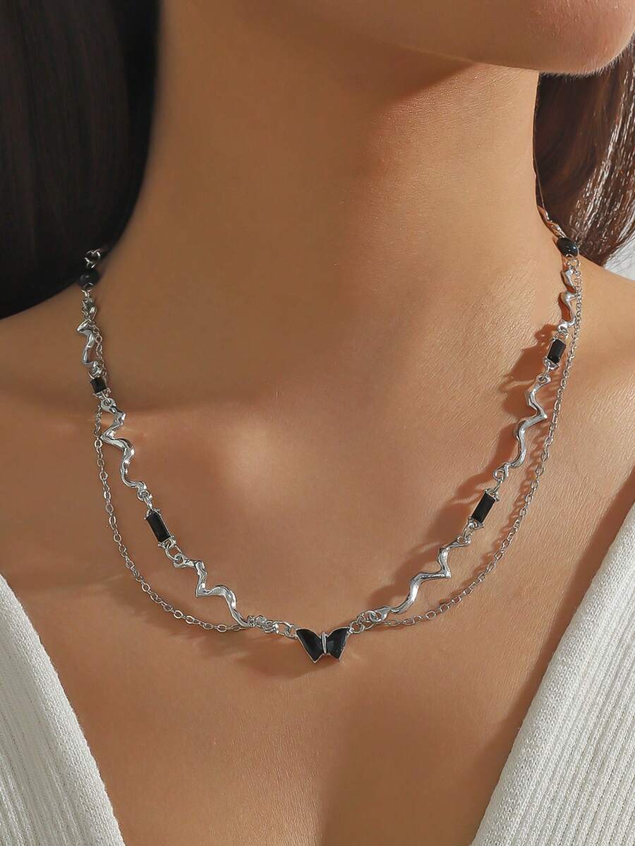 1件优雅别致的黑色蝴蝶创意百搭时尚项链，蝴蝶链项链，适合女性日常、派对、活动、约会等场合搭配首饰。 - 銀色 - 查看 1