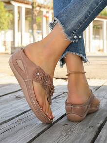 Nowe modne sandały na platformie z 3D kwiatowym wzorem i koturnami - Brązowy - Zobacz 4