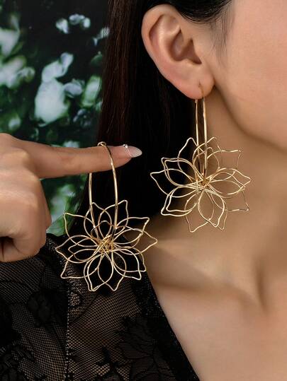 2只复古夸张个性简约镂空花朵耳环，时尚精致百搭高端美学，适合女性日常佩戴