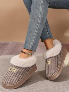 时尚舒适保暖情侣拖鞋 - 加厚羊毛内里，温暖舒适 - 室内外皆宜 - 防滑加厚鞋底 - 防寒加厚保暖短靴 - 节日必备礼物