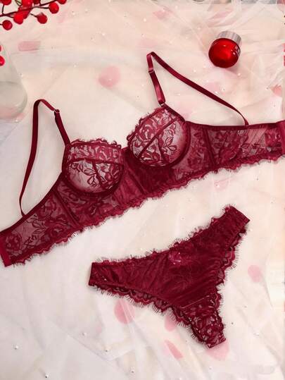 2pcs Burgundy Lace Lingerie Set, Featuring Delicate Eyelash Lace Cups With 3D Floral Pattern, Heart-Shaped Panty Design Flattering The Figure, Elegant Vintage Style Suitable For Holidays And Special Occasions