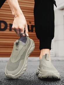 卡其色极简拼接鞋面男士套脚运动鞋，透气网布舒适防滑厚底，适合户外、日常、跑步、休闲运动，四季皆宜。 - 卡其色 - 查看 4