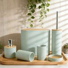 4件/6件套现代简约浴室配件套装，条纹竹盖浴室梳妆台套装，塑料和竹制浴室必备用品，包括皂液器、牙刷架、漱口杯、皂碟、马桶刷、垃圾桶。浴室台面梳妆台套装，浴室必需品，浴室装饰，适合作为乔迁、节日、生日礼物。 - 莫蘭迪綠色 - 查看 4