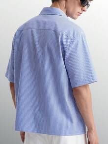 男士宽松条纹衬衫，亮蓝色和白色竖条纹，简约时尚短袖上衣，时尚优雅的夏季装扮 - 藍白色 - 查看 3