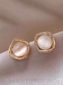 1 Pair Fashion Cat Eye Stone Stud Earrings, Niche Design, Elegant Retro Earrings For Women - Clear - View 1
