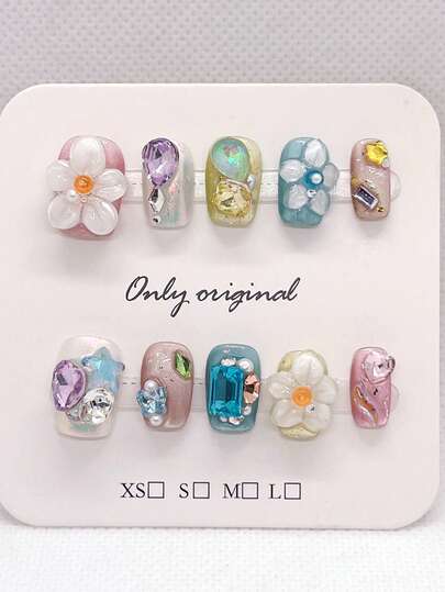 Juego de 10 uñas postizas cortas y cuadradas de estilo Y2K hechas a mano con diamantes y diseño de ojos de gato en colores variados. Un nuevo estilo para otoño/invierno, dulce pero a la vez cool. Perfecto como regalo para mujeres y niñas.