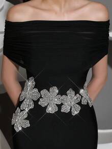 Elisanya Nouvelle robe de luxe avec décoration florale en strass, robe bandage. Design transparent à col unique en patchwork de maille, robe noire dos nu - Noir - Voir 9