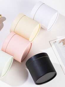 A Solid Color Circular Gift Box With A Simple Style And Stackable Design, Suitable For Various Occasions Such As Mother's Day, Graduation Ceremony, Father's Day, Valentine's Day, Teacher's Day, Christmas, Etc. It Is An Ideal Gift Packaging Box.