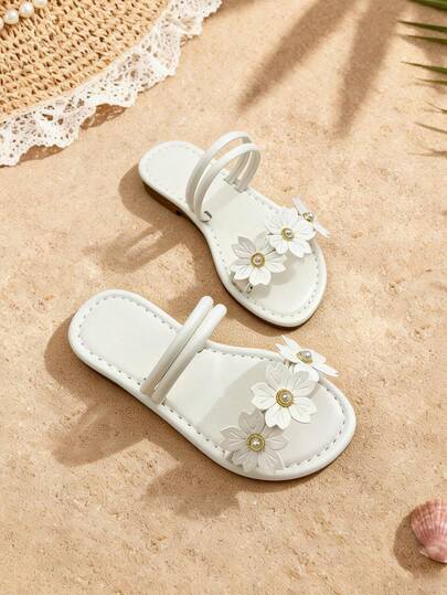 1双女童奢华时尚凉鞋 - 黑金撞色设计，配金属方扣！柔软皮革鞋面，经久耐穿，露趾低帮，双宽绑带，防滑平底。上学日和周末购物的完美之选！