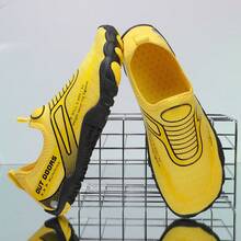 Zapatos acuáticos para hombres para deportes acuáticos, zapatos ligeros y transpirables de cinco dedos para senderismo, natación, playa, gimnasio - Zapatos multifuncionales de suela blanda con drenaje - Amarillo - Ver 24