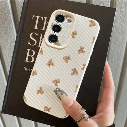 1pc TPU Soft Cute Teddy Bear Striped Pattern Shockproof Full Coverage Phone Case Compatible With Samsung A05s/A12/A13/A14/4G/A15/A21s/A23/A25/A32/5G/A34/A35/A50s/A51/A52/A53/A54/A55/A71/A72/A73/S10/S20FE/S20Ultra/S21Ultra/S22/S22Plus/S23/S24, 10C/12C/Note10/11/12/13/ProPlus/Note8/9Pro
